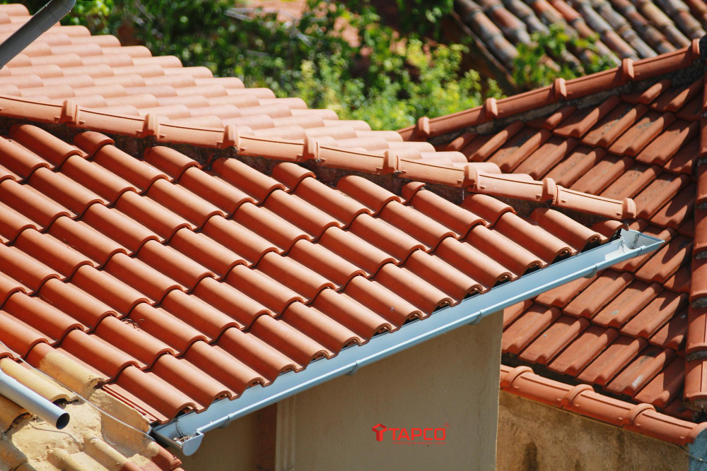 Clay vs. Concrete vs. Ceramic: Which Roofing Tile Is Right for You?
