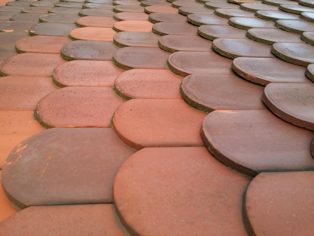 Conventional Roof Designs that Go Well with Contemporary Tiles